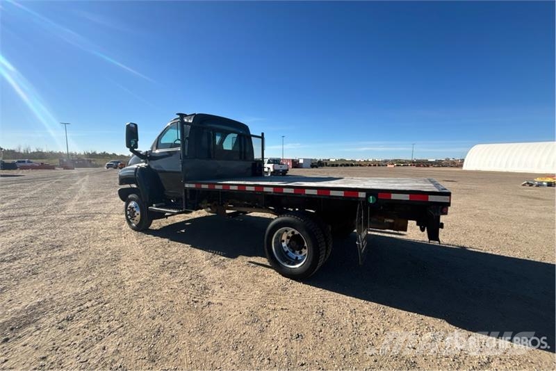 GMC C5500 Lastbil med lad/Flatbed