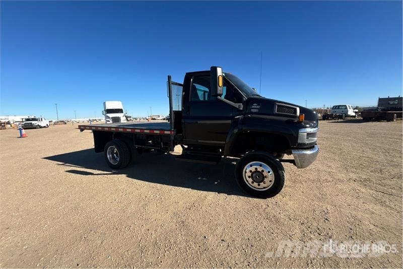 GMC C5500 Lastbil med lad/Flatbed