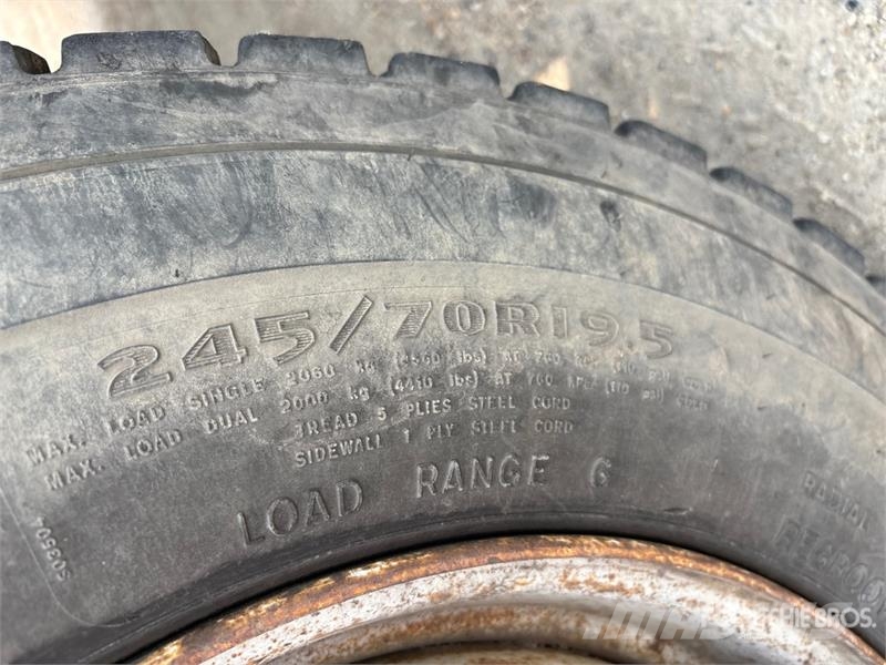 GMC C5500 Φορτηγά Kαρότσα με ανοιγόμενα πλαϊνά