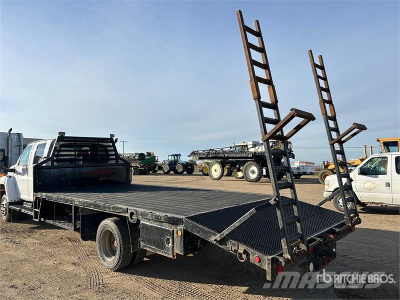 GMC C5500 Lastbil med lad/Flatbed