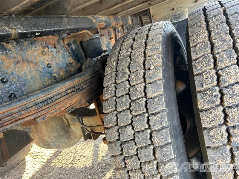 GMC C5500 Lastbil med lad/Flatbed
