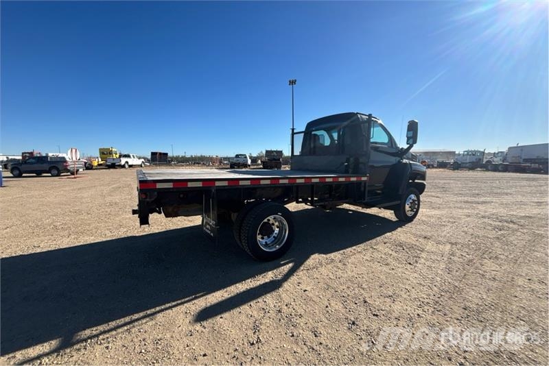GMC C5500 Lastbil med lad/Flatbed