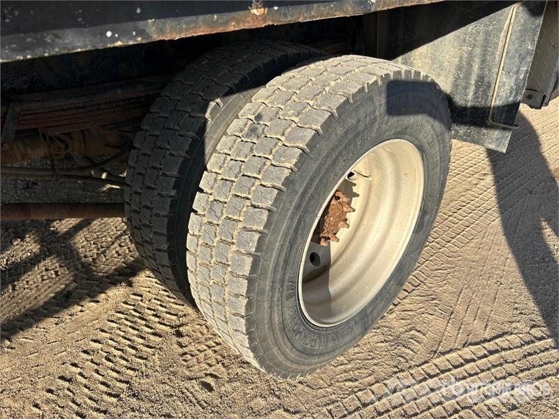 GMC C5500 Lastbil med lad/Flatbed