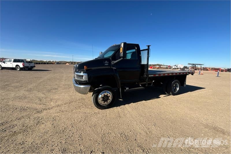 GMC C5500 Lastbil med lad/Flatbed