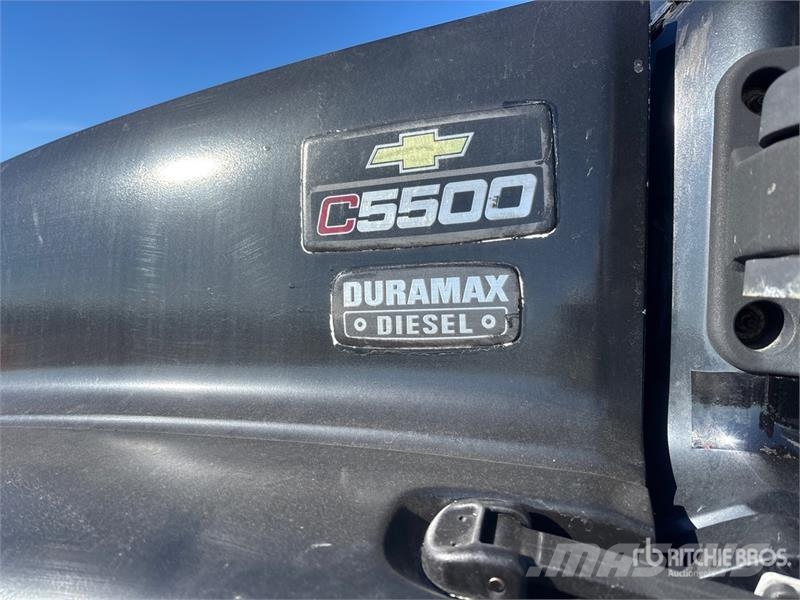 GMC C5500 Lastbil med lad/Flatbed
