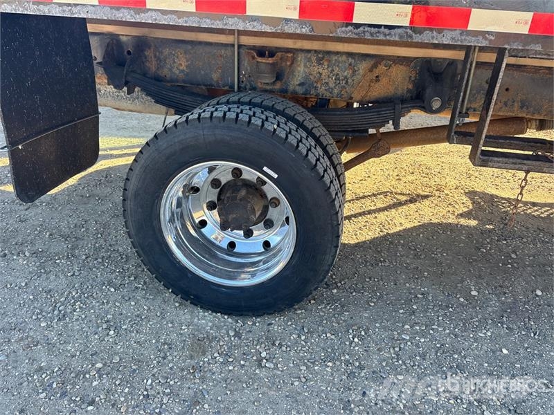 GMC C5500 Lastbil med lad/Flatbed