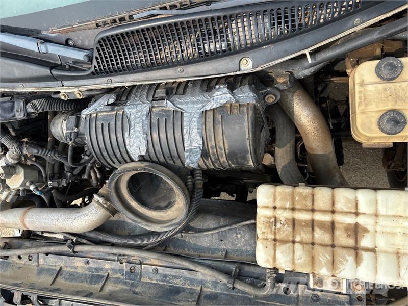 GMC C5500 Φορτηγά Kαρότσα με ανοιγόμενα πλαϊνά