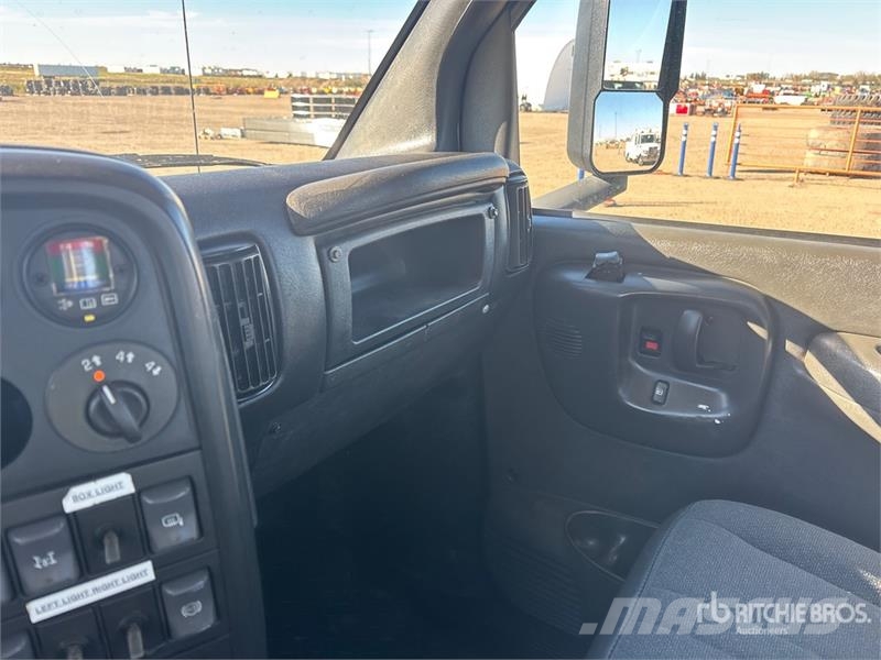GMC C5500 Lastbil med lad/Flatbed