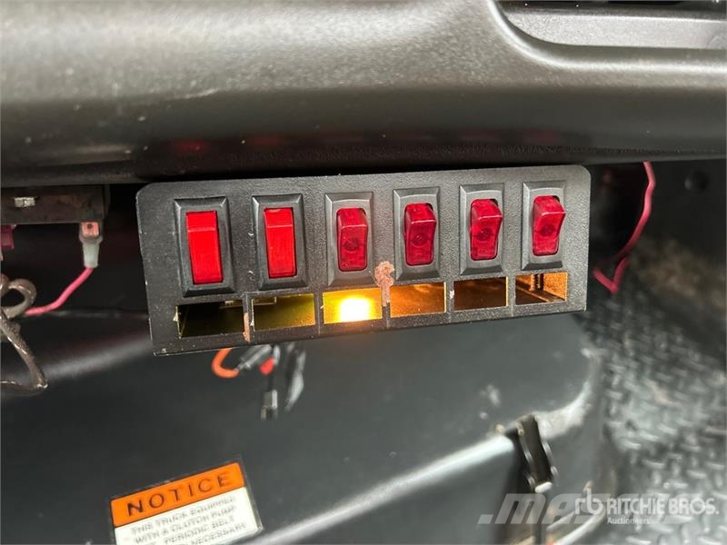GMC C5500 4x4 Boom Truck شاحنات الرافعات