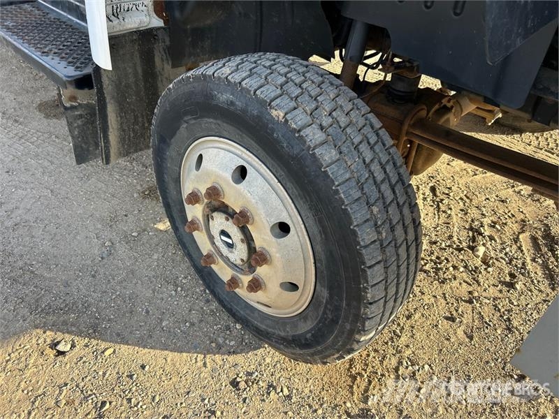 GMC C5500 4x4 Crew Cab Equipment Transport Truck Andere Fahrzeuge