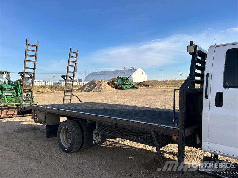 GMC C5500 4x4 Crew Cab Equipment Transport Truck Andere Fahrzeuge