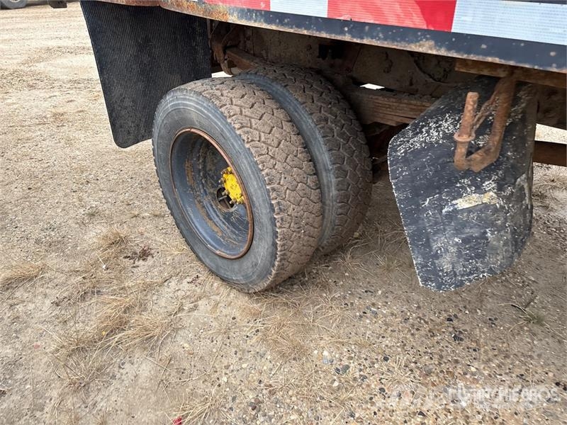 GMC C5500 4x4 Fuel Truck Tankwagen