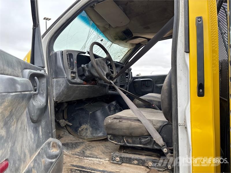 GMC C5500 4x4 Fuel Truck Tankwagen