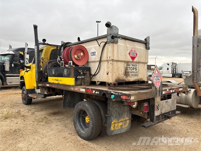 GMC C5500 4x4 Fuel Truck Tankwagen