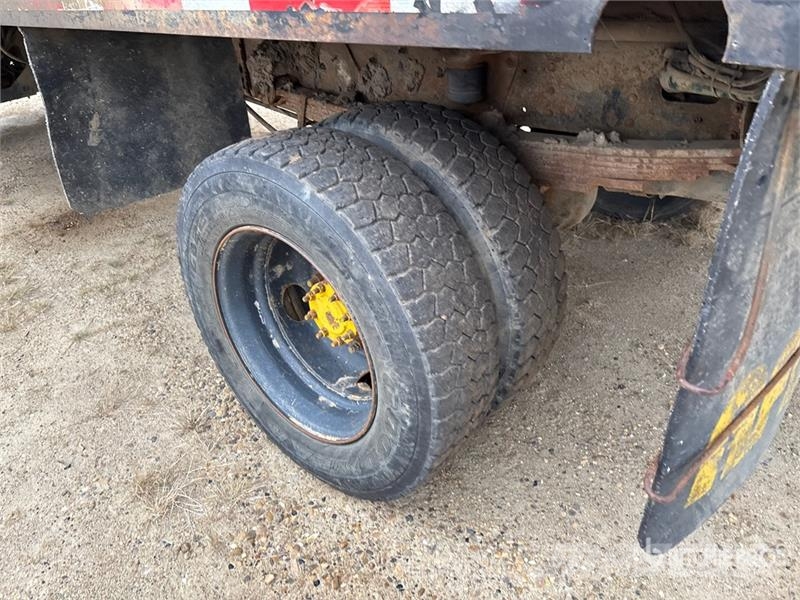 GMC C5500 4x4 Fuel Truck Tankwagen