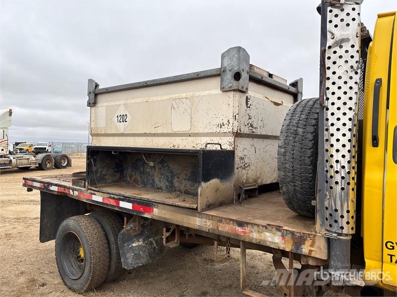 GMC C5500 4x4 Fuel Truck Tankwagen