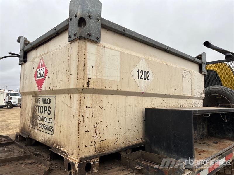 GMC C5500 4x4 Fuel Truck Tankwagen