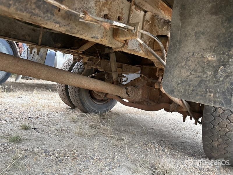 GMC C5500 4x4 Fuel Truck Tankwagen
