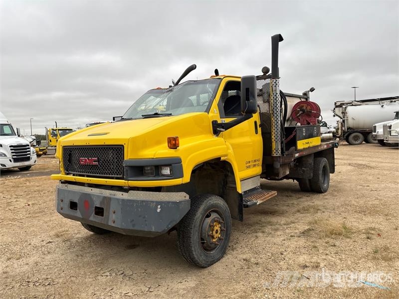 GMC C5500 4x4 Fuel Truck Tankwagen