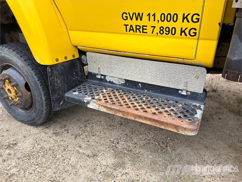 GMC C5500 4x4 Fuel Truck Tankwagen