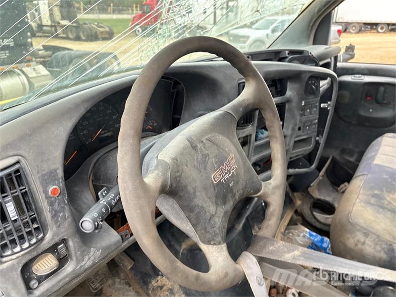 GMC C5500 4x4 Fuel Truck Tankwagen