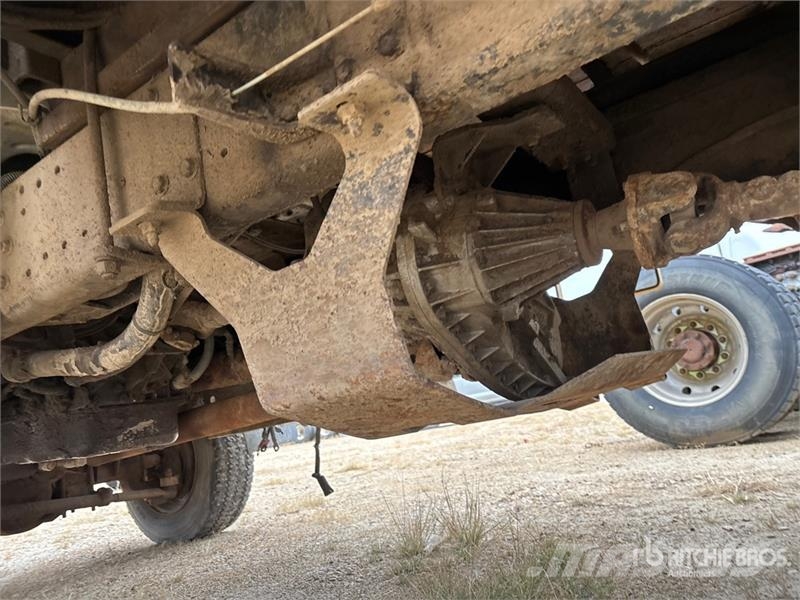 GMC C5500 4x4 Fuel Truck Tankwagen