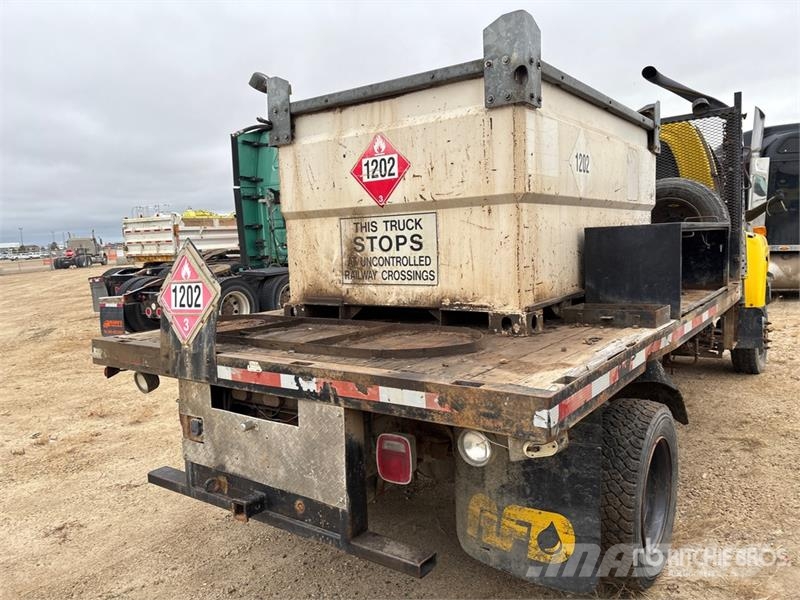 GMC C5500 4x4 Fuel Truck Tankwagen