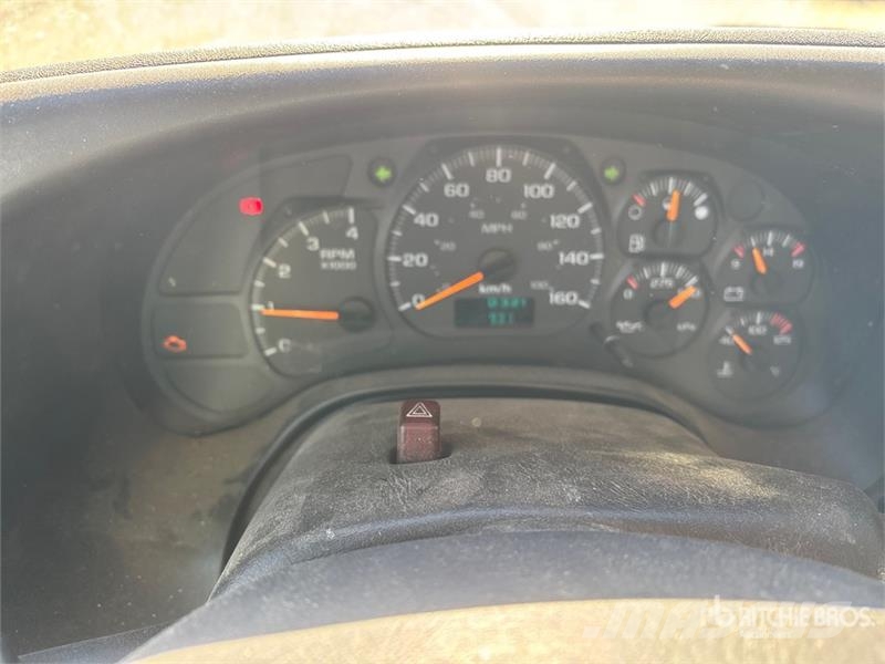 GMC C6500 4x2 Curtain Side Truck Тентовані вантажівки
