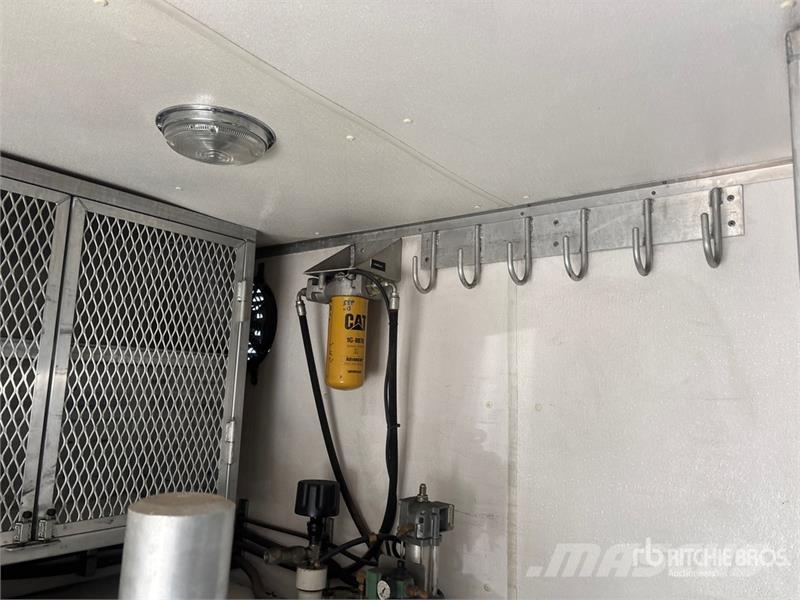 GMC C7500 شاحنات ذات صهاريج