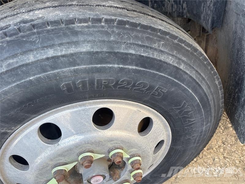 GMC C7500 شاحنات ذات صهاريج