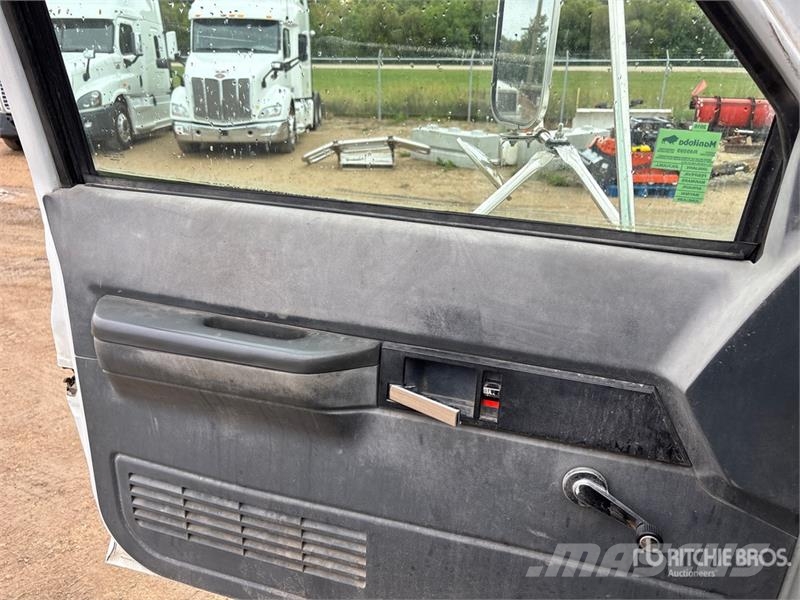 GMC C7500 Flatbed / Dropside trucks