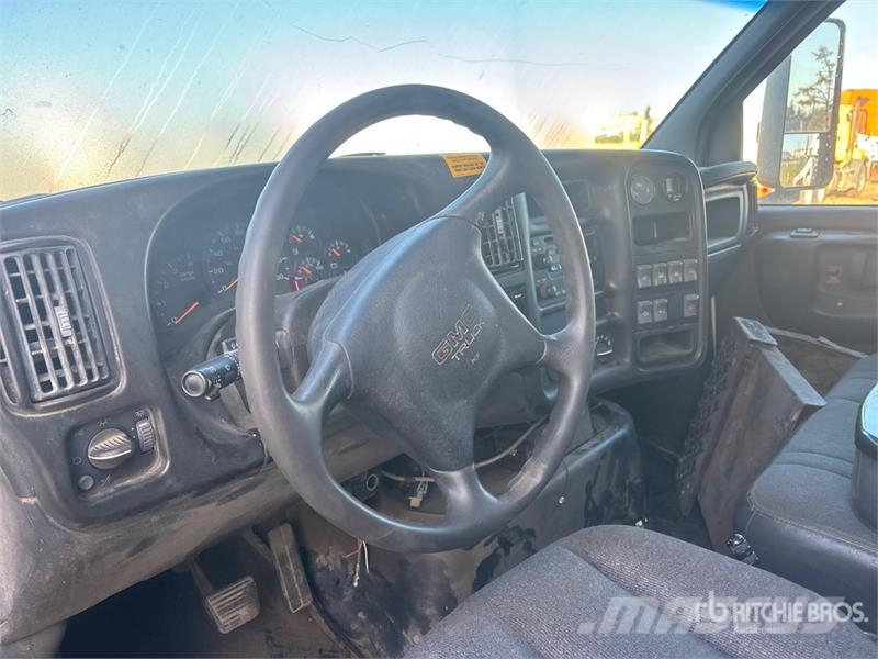 GMC C7500 شاحنات ذات صهاريج