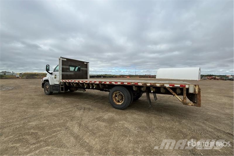 GMC C7500 4x2 Flatbed Truck Platte bakwagens
