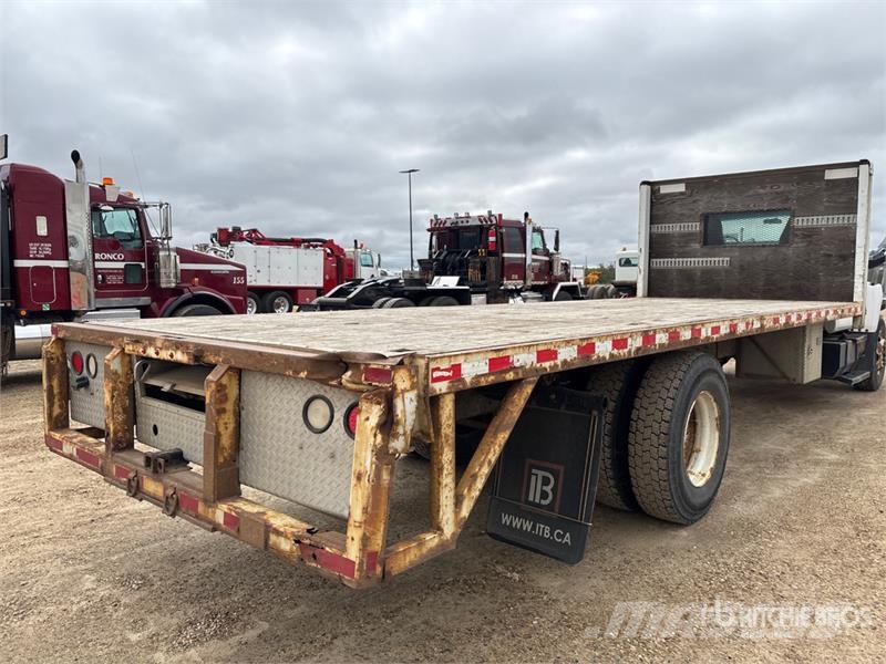 GMC C7500 4x2 Flatbed Truck Platte bakwagens
