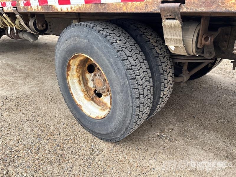 GMC C7500 4x2 Flatbed Truck Lastbil med lad/Flatbed