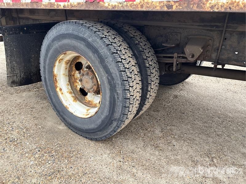 GMC C7500 4x2 Flatbed Truck Lastbil med lad/Flatbed