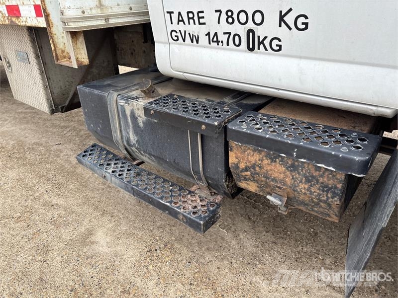 GMC C7500 4x2 Flatbed Truck Platte bakwagens