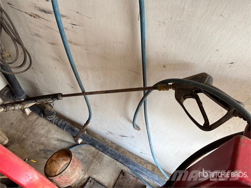 GMC C7H042 4x2 Pressure Washer Truck Otros camiones