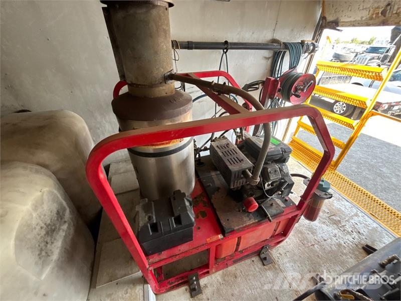GMC C7H042 4x2 Pressure Washer Truck Otros camiones