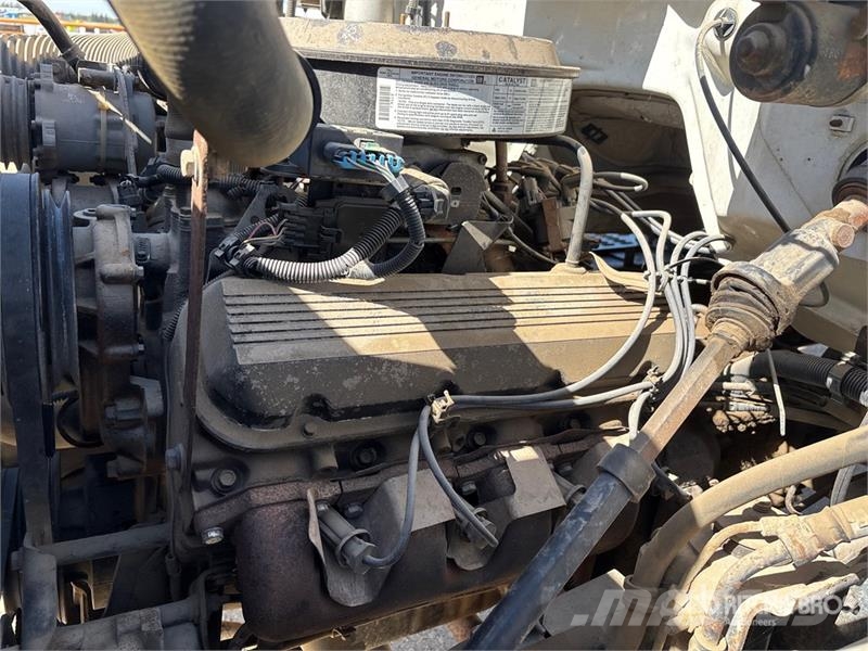 GMC C7H042 4x2 Van Truck Sanduk kamioni