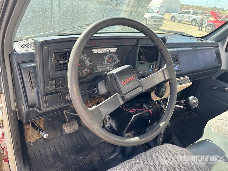 GMC C7H042 4x2 Van Truck Sanduk kamioni