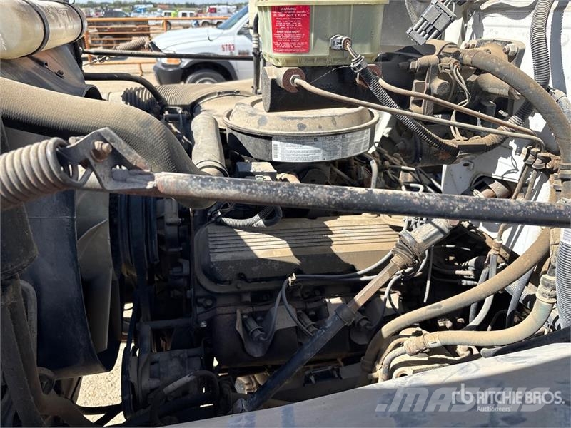 GMC C7H042 4x2 Van Truck Sanduk kamioni
