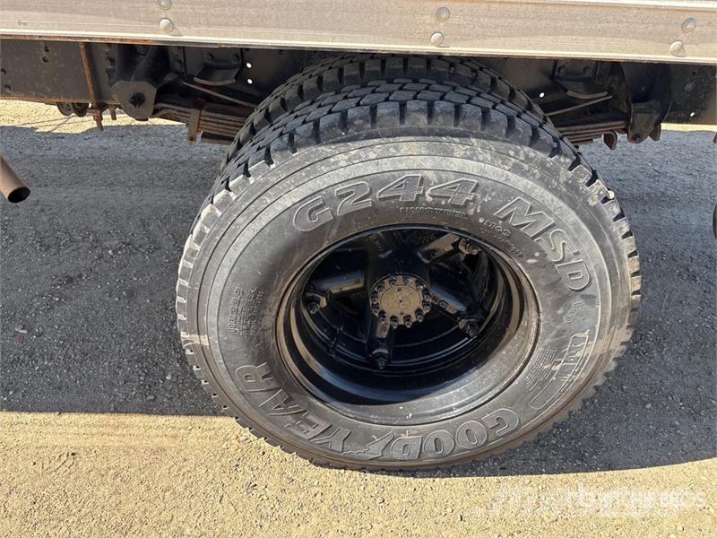 GMC C7H042 4x2 Van Truck Sanduk kamioni