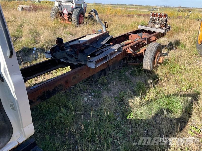 GMC Cab and Chassis (Inoperable) Кабины