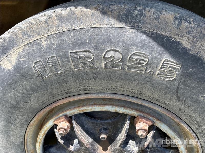 GMC General 6x4 Grain Truck Camiones para granja y transporte de granos