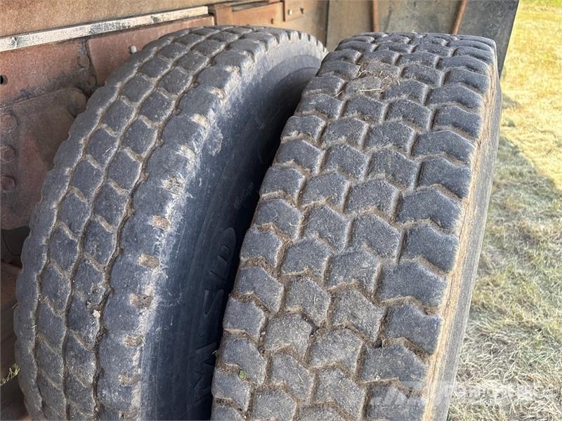 GMC General 6x4 Grain Truck Camiones para granja y transporte de granos