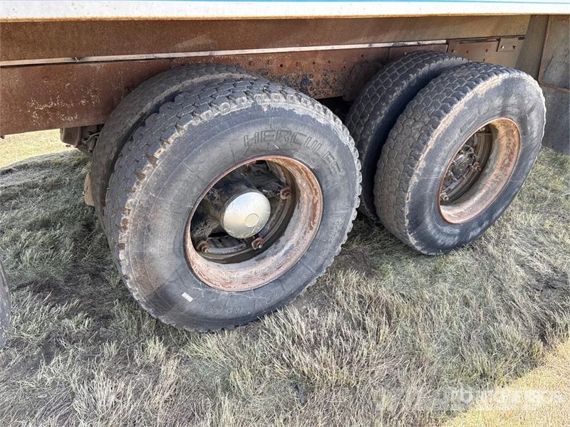 GMC General 6x4 Grain Truck Camiones para granja y transporte de granos