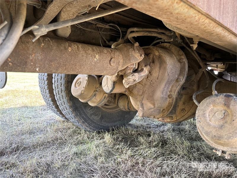 GMC General 6x4 Grain Truck Camiones para granja y transporte de granos