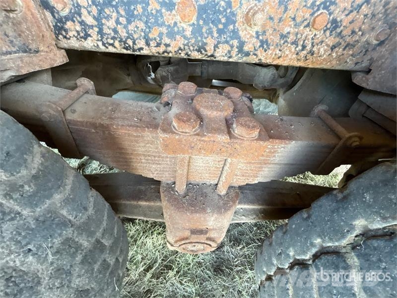 GMC General 6x4 Grain Truck Camiones para granja y transporte de granos