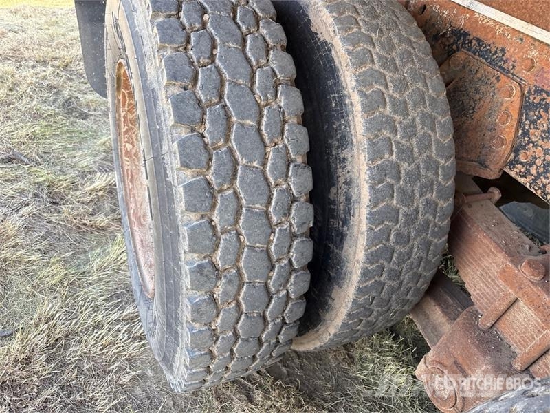 GMC General 6x4 Grain Truck Camiones para granja y transporte de granos